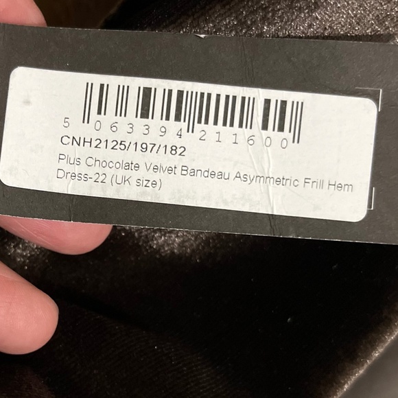 PrettyLittleThing Women’s Plus Velvet Bandeau Asymmetric Frill Hem Dress Sz-18 - Picture 8 of 10